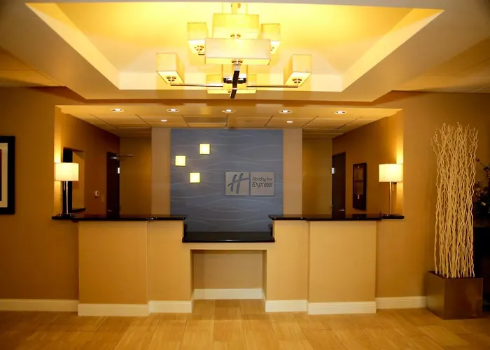 Holiday Inn Express & Suites Marion Northeast By Ihg