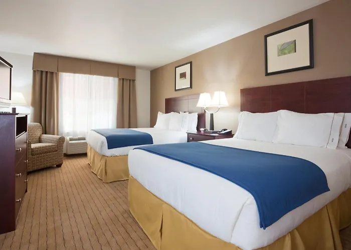 Holiday Inn Express & Suites Antigo By Ihg