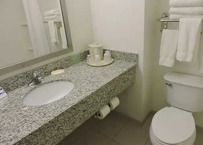 Holiday Inn Express And Suites Montgomery By Ihg