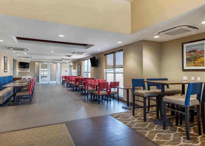 Edgewood Dog Friendly Hotels
