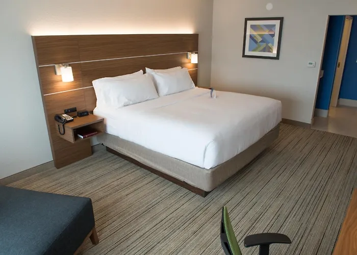 Holiday Inn Express & Suites - Fort Wayne North By Ihg