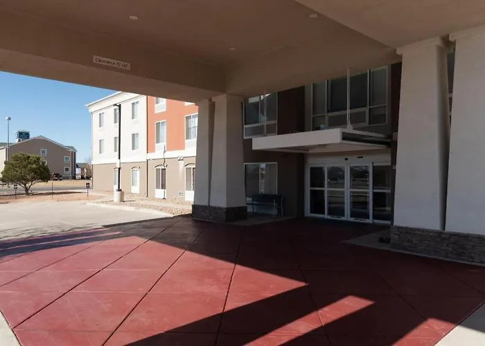 Holiday Inn Express Hotel & Suites Lamar By Ihg