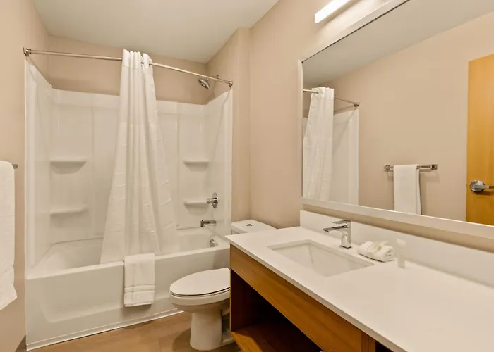 Livaway Suites Phoenix-Surprise