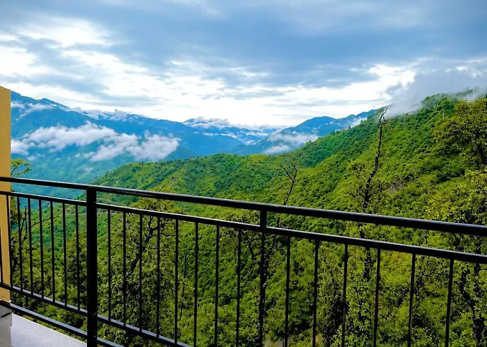 The Amber Retreat - A Cozy Stay Surrounded By The Beauty Of Mussoorie #Mountain View #Luxury Rooms #Restaurant #Parking
