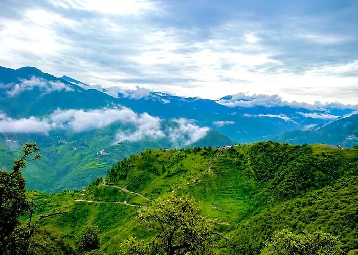 The Amber Retreat - A Cozy Stay Surrounded By The Beauty Of Mussoorie #Mountain View #Luxury Rooms #Restaurant #Parking
