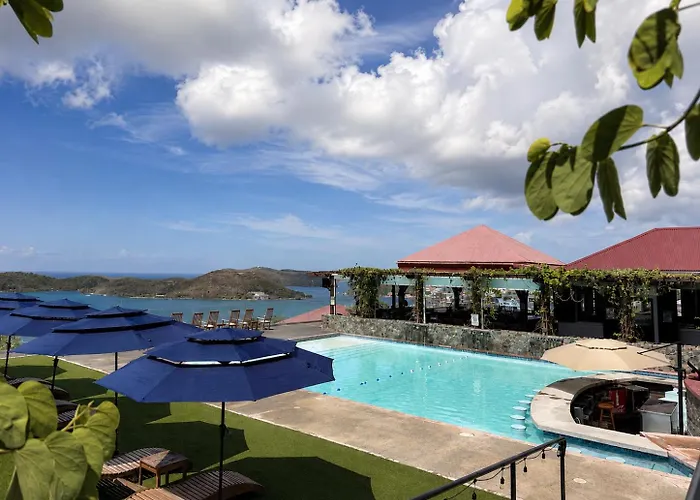 Blackbeard'S Castle Hotel