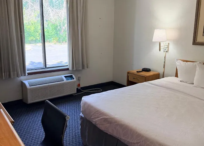 Roseville Budget Inn