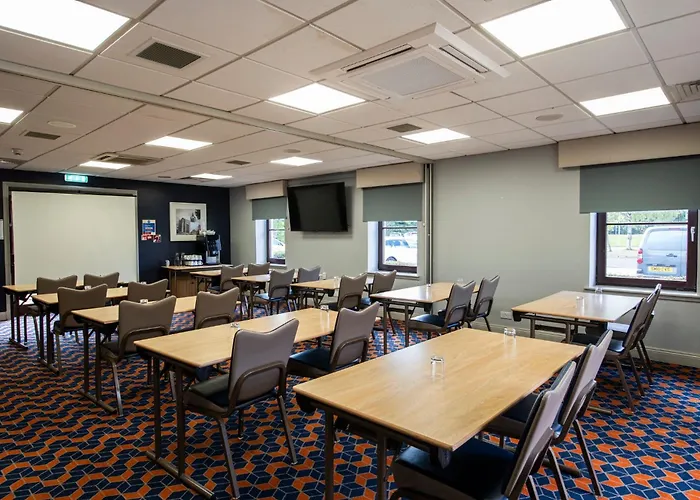 Holiday Inn Express Perth By Ihg