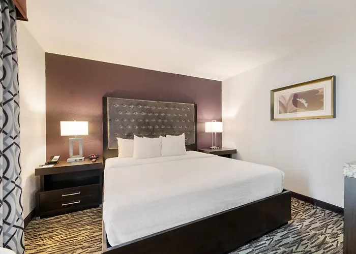 Clarion Inn & Suites Across From Universal Orlando Resort
