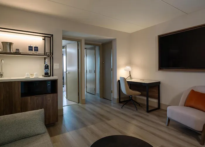 Hilton Winnipeg Airport Suites