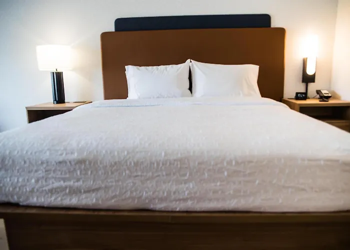 Hampton Inn & Suites Laval
