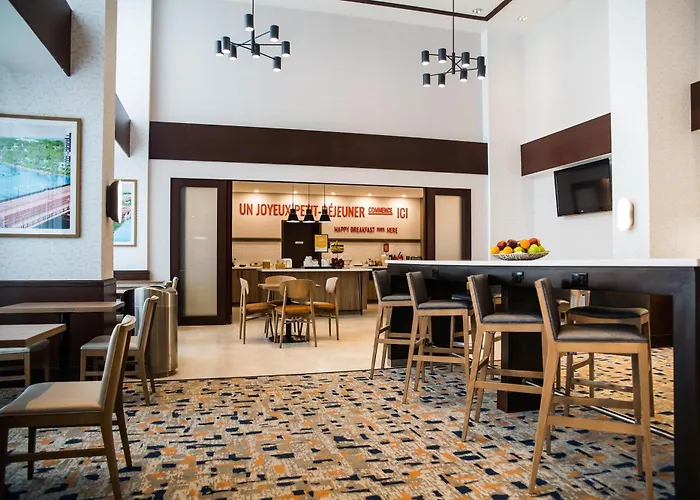 Hampton Inn & Suites Laval