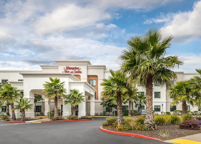 Hampton Inn & Suites Oakland Airport-