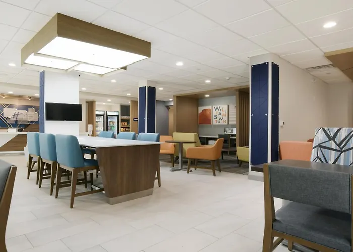 Holiday Inn Express & Suites - Williamstown - Glassboro By Ihg