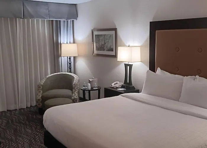 Wyndham Grand Executive Center Little Rock Airport