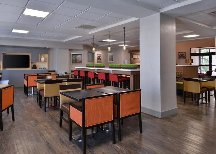 Holiday Inn Express & Suites North Central By Ihg