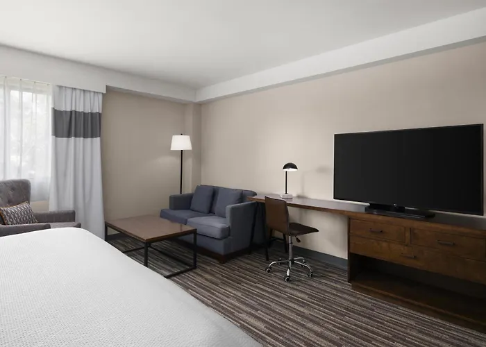 Best Western Premier Plainview-Long Island Hotel