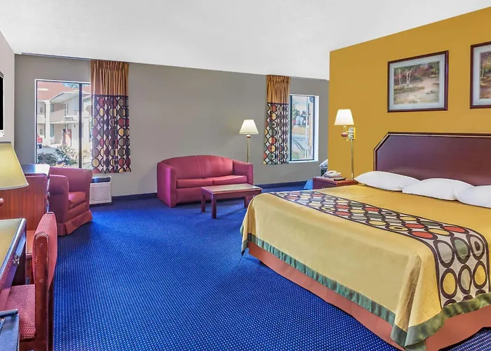 Super 8 By Wyndham /South