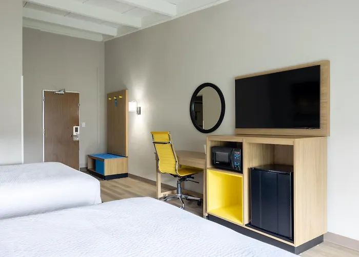 Days Inn & Suites By Wyndham
