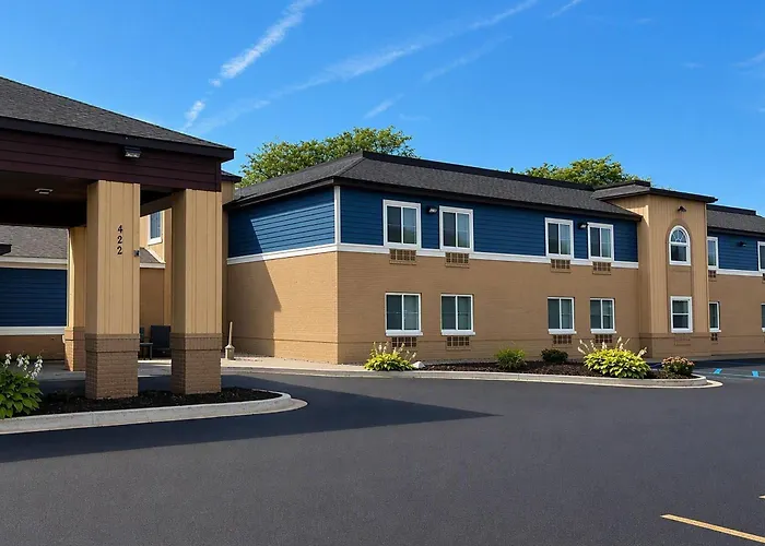 Quality Inn & Suites Holland