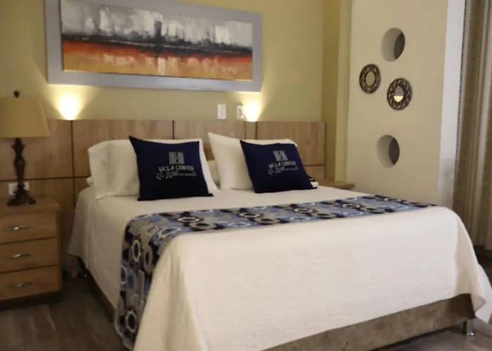 Hotel Ucla Center