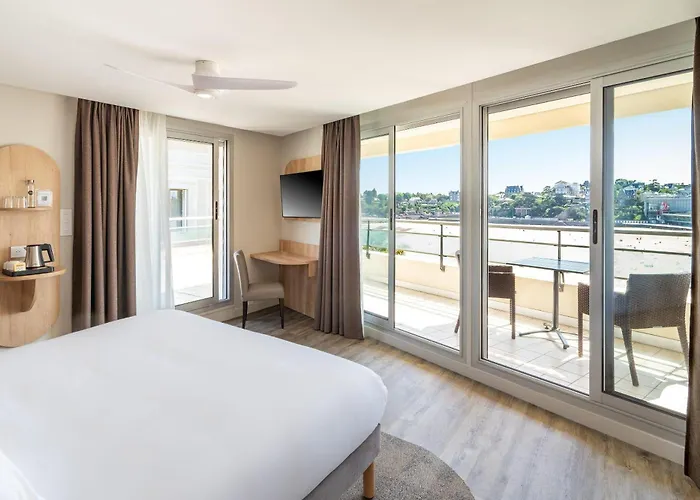 Le Crystal Dinard, Sure Hotel Collection By Best Western