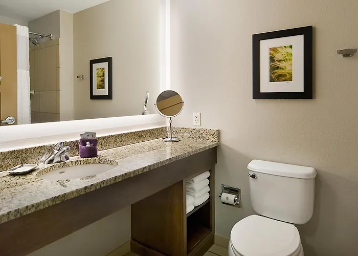 Clubhouse Hotel And Suites