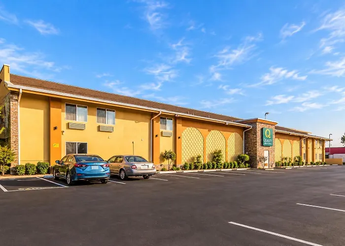 Quality Inn & Suites Near Downtown Bakersfield
