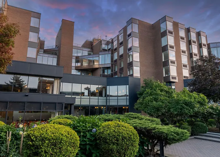 Dev Hotel And Conference Centre