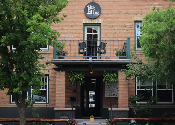 Leland House Suites Of