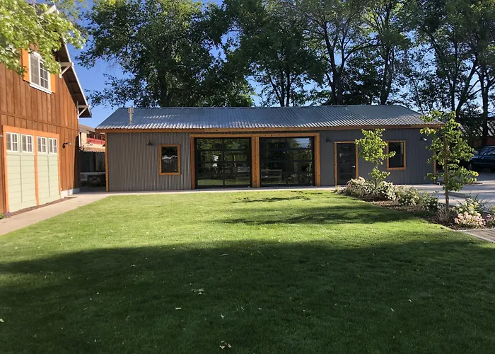 Eastside Guesthouse And Bivy