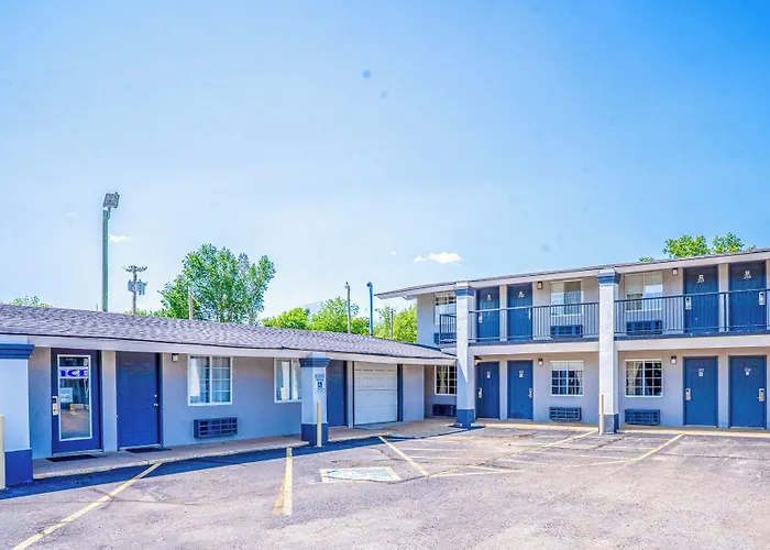 Deluxe Inn & Suites By Oyo Miami Ok