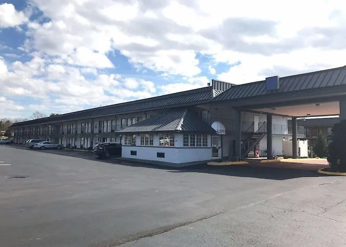 Days Inn By Wyndham Knoxville North