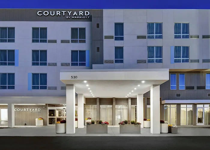Courtyard By Marriott Hamilton