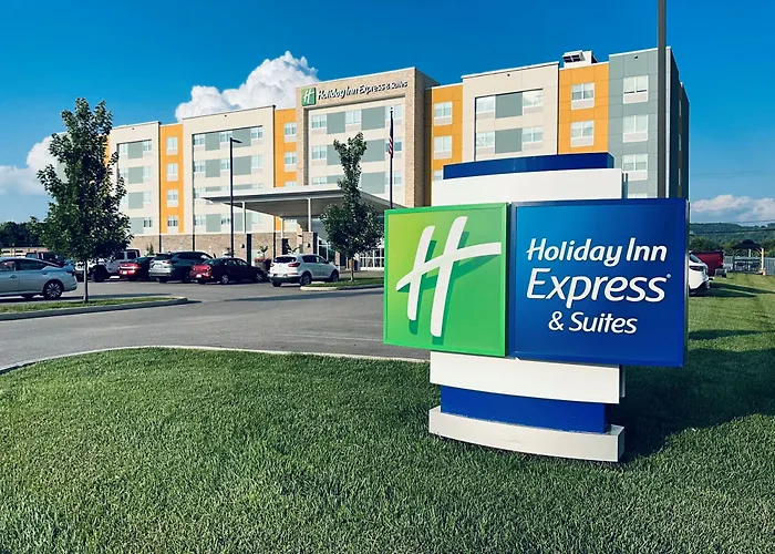 Holiday Inn Express & Suites - By Ihg