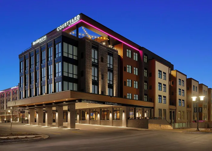 Courtyard By Marriott Milwaukee Brookfield At Poplar Creek