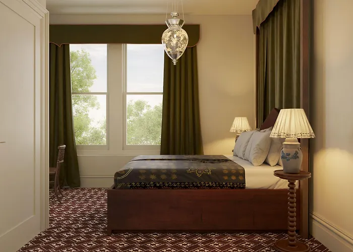 Shenandoah Mansions, An Ash Hotel