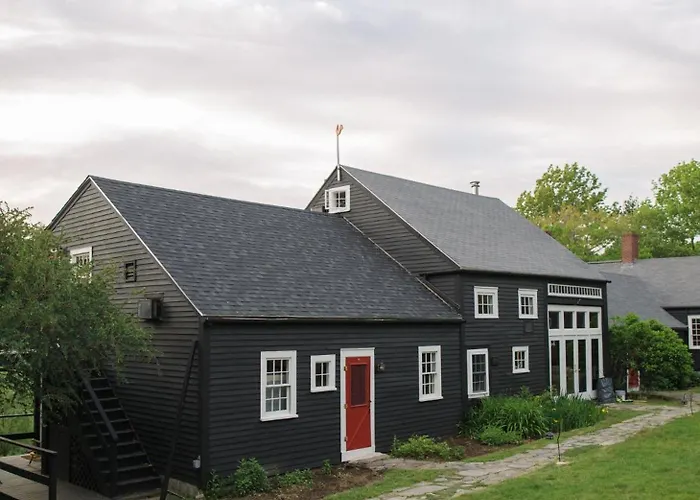 Squire Tarbox Inn