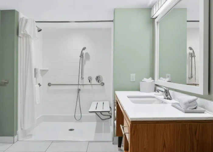 Home2 Suites By Hilton Milwaukee Airport