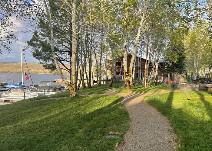 Lakeside Lodge Resort And Marina