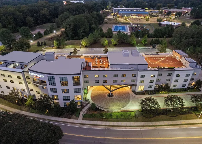 Courtyard By Marriott