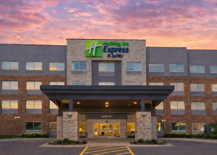 Holiday Inn Express And Suites Downtown By Ihg