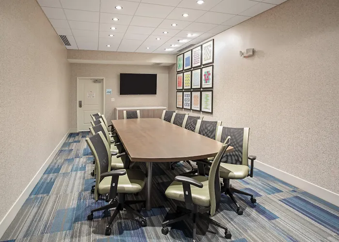 Holiday Inn Express & Suites Great Bend By Ihg