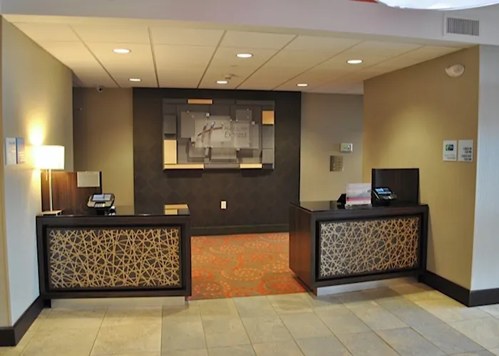 Holiday Inn Express Salem By Ihg