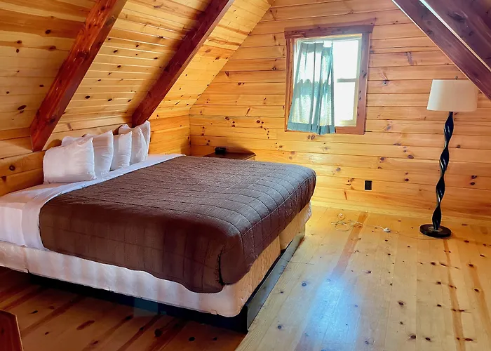Cabins Of Mackinac & Lodge