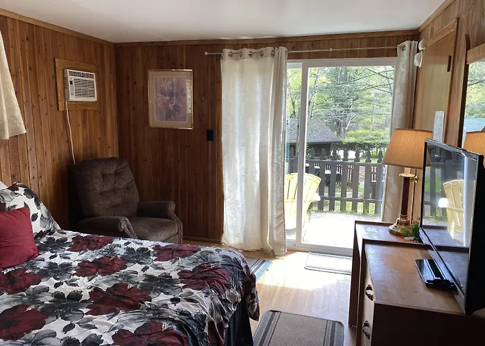 Amber Lantern Motel