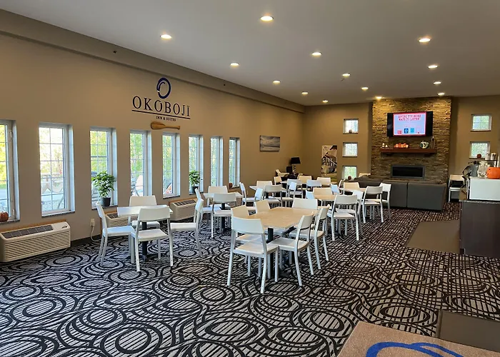 Okoboji Inn & Suites