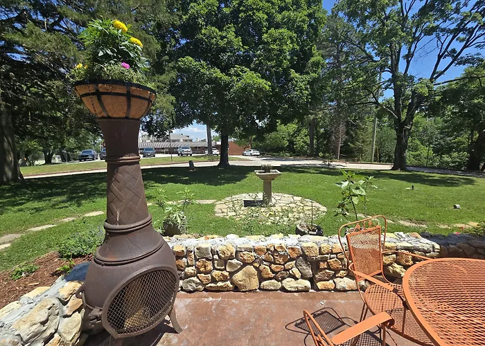 Rock Cottage Gardens B&B Eureka Springs