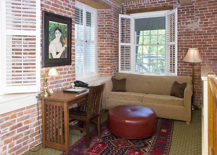 Meredith Dog Friendly Hotels