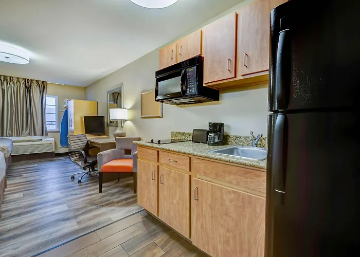 Studio 6 Lenexa - Overland Park